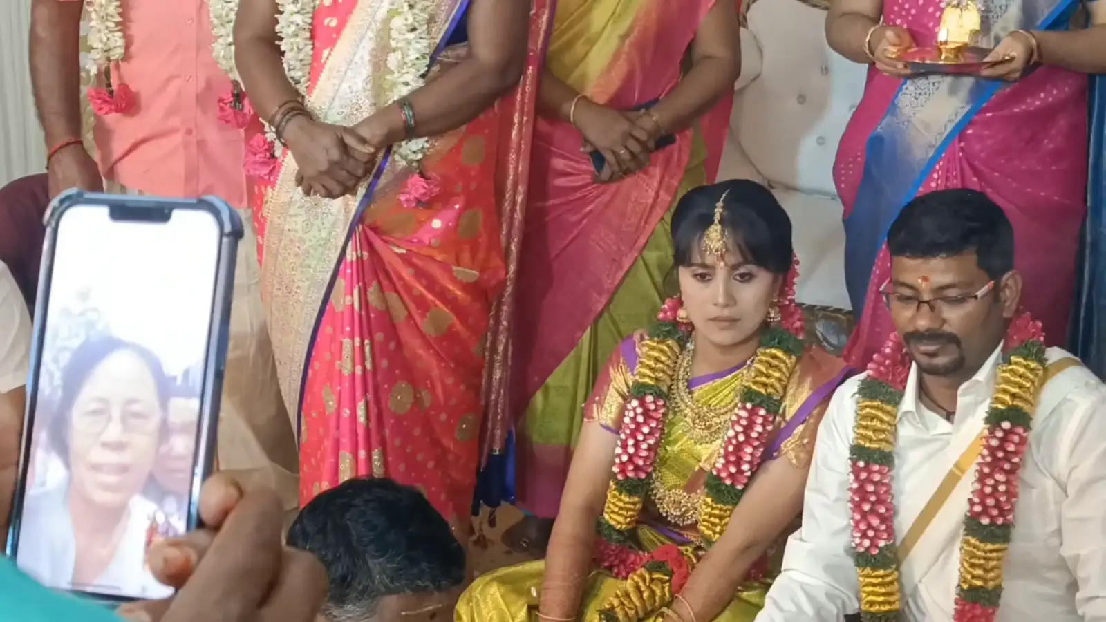 அரியலூர் மாப்பிள்ளைக்கும்-மியான்மர் பெண்ணுக்கும் இந்து முறைப்படி திருமணம்! 