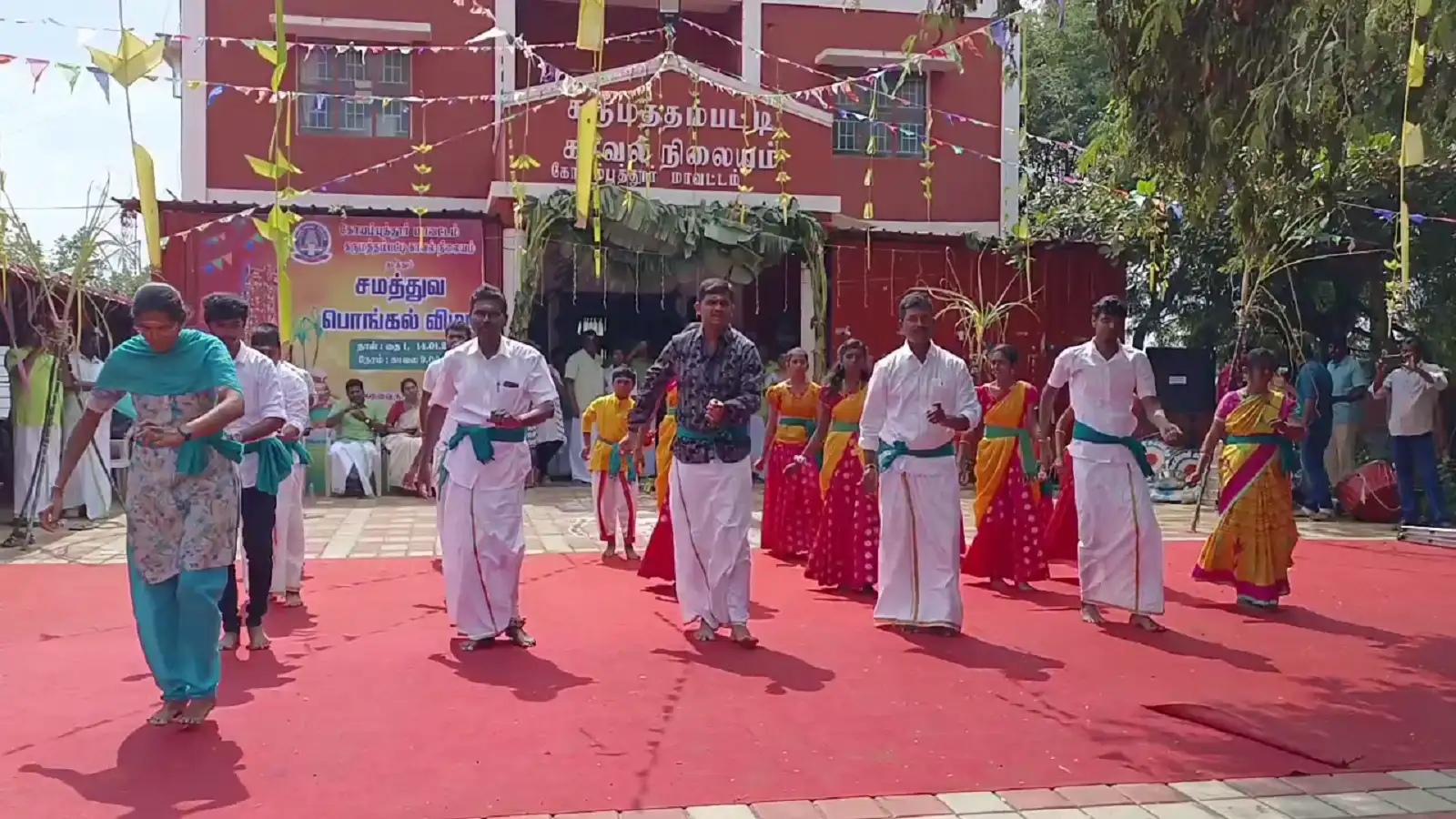 கருமத்தம்பட்டி காவல் நிலையத்தில் சமத்துவ பொங்கல் விழா! 