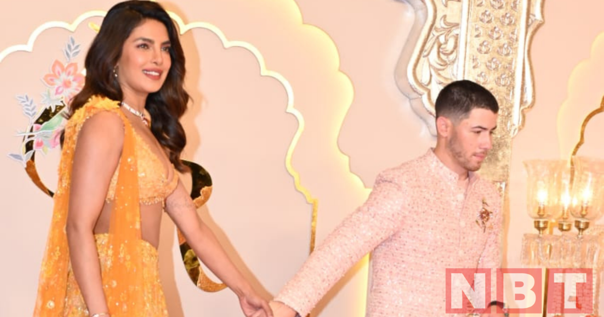 Priyanka reached Anant-Radhika's wedding holding Nick's hand, wore lehenga-choli and danced a lot in the wedding procession