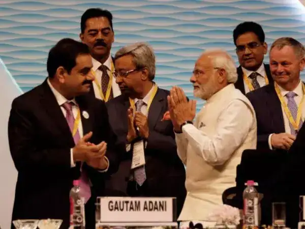 Vibrant Gujarat: கௌதம் அதானியின் மாபெரும் முதலீடு.. போட்டியில் குதிக்கும் முகேஷ் அம்பானி! 
