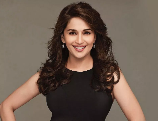 बॉलिवुड में अब लोग ज्यादा प्रफेशनल हो गए हैं: माधुरी दीक्षित - now people have become more professional in bollywood: madhuri dixit - Navbharat Times