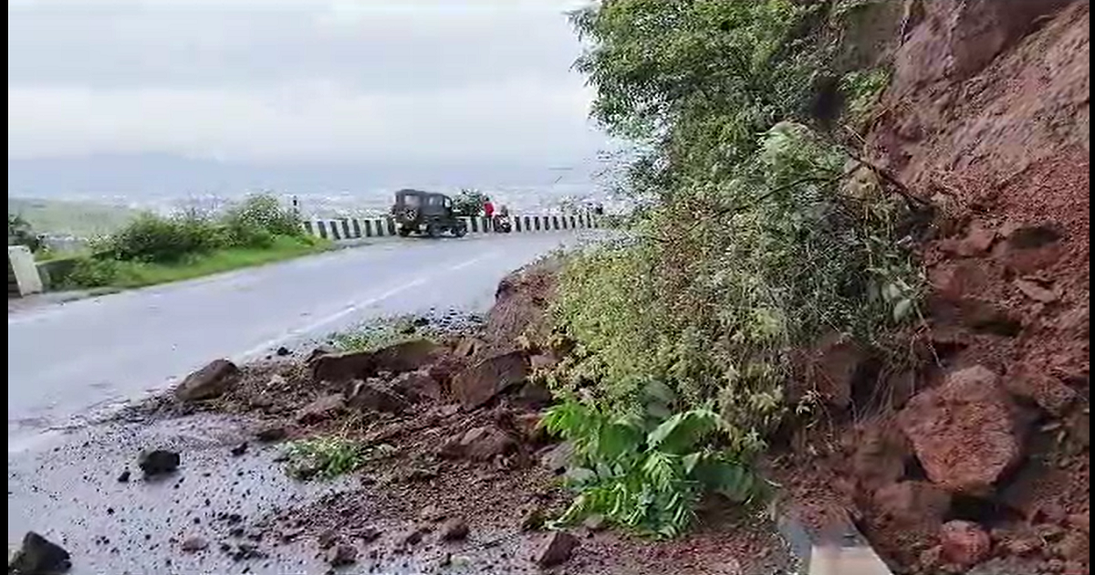 यवतेश्वर-कास घाटात पुन्हा कोसळली दरड; वाहतूक विस्कळीत, नागरिकांची प्रशासनावर नाराजी