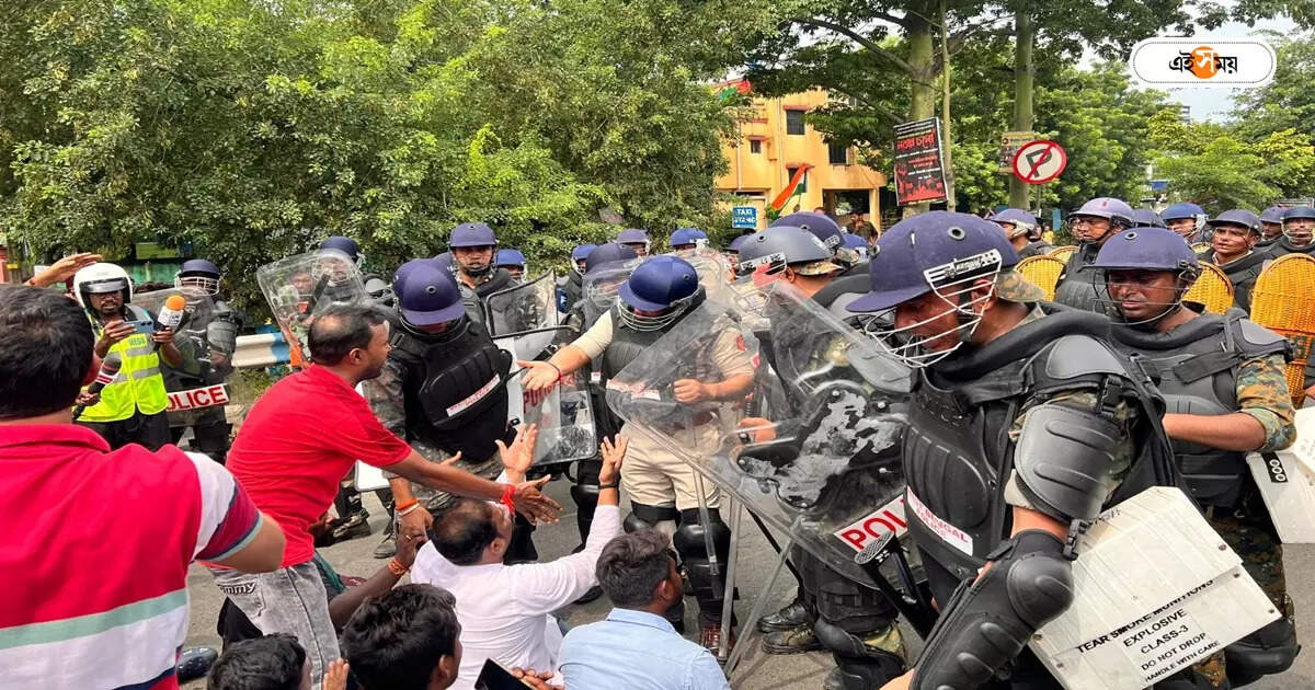 Kolkata Police,আন্দোলনকারীদের ছোড়া ইটে ঘায়ে একটি চোখের দৃষ্টি হারানোর আশঙ্কা ট্রাফিক সার্জেন্টের – kolkata police sergeant might lose his eye sight as he faced attacks in nabanna abhiyan