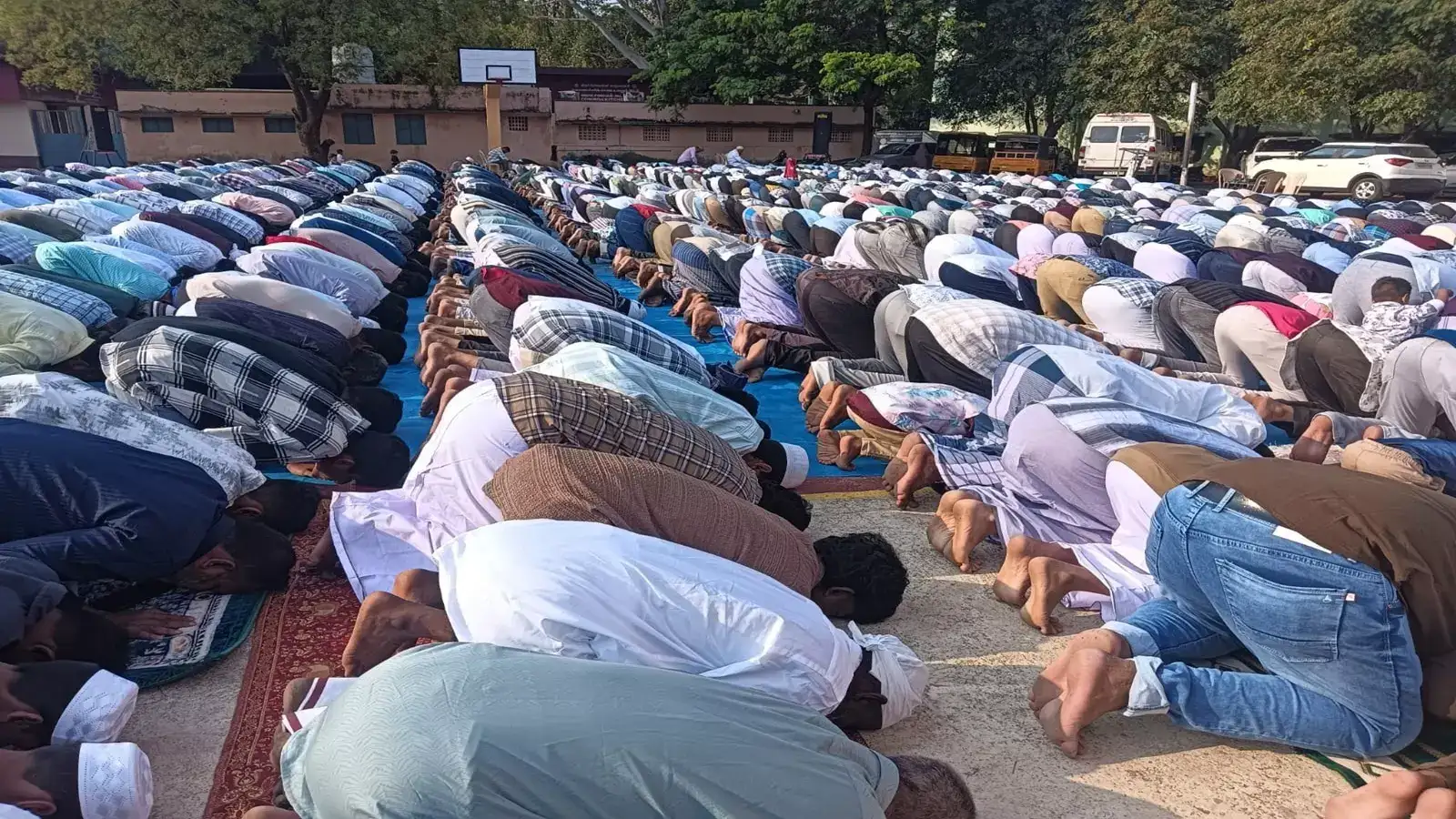 ரம்ஜான் பண்டிகை 2025: தமிழகம் முழுவதும் இஸ்லாமிய பெருமக்கள் சிறப்பு தொழுகை! 