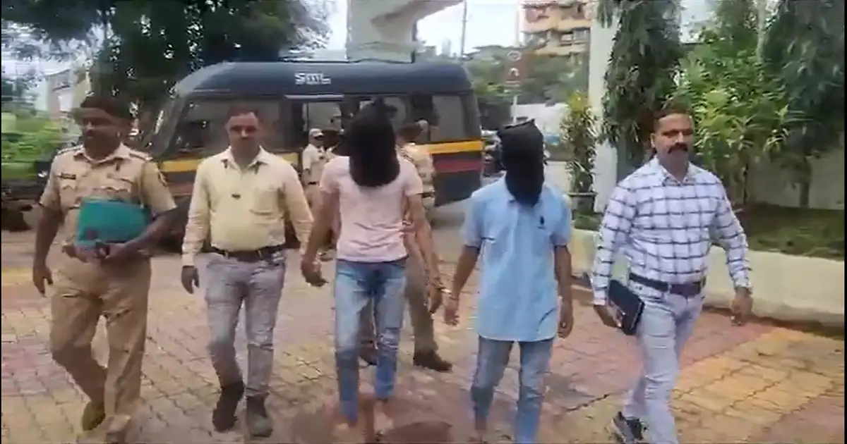 महिला मंदिरातून परतत होती; घरी जाण्यासाठी रिक्षात बसली, नंतर घडलं धक्कादायक कृत्य महिला मंदिरातून परतत होती; घरी जाण्यासाठी रिक्षात बसली, नंतर घडलं धक्कादायक कृत्य