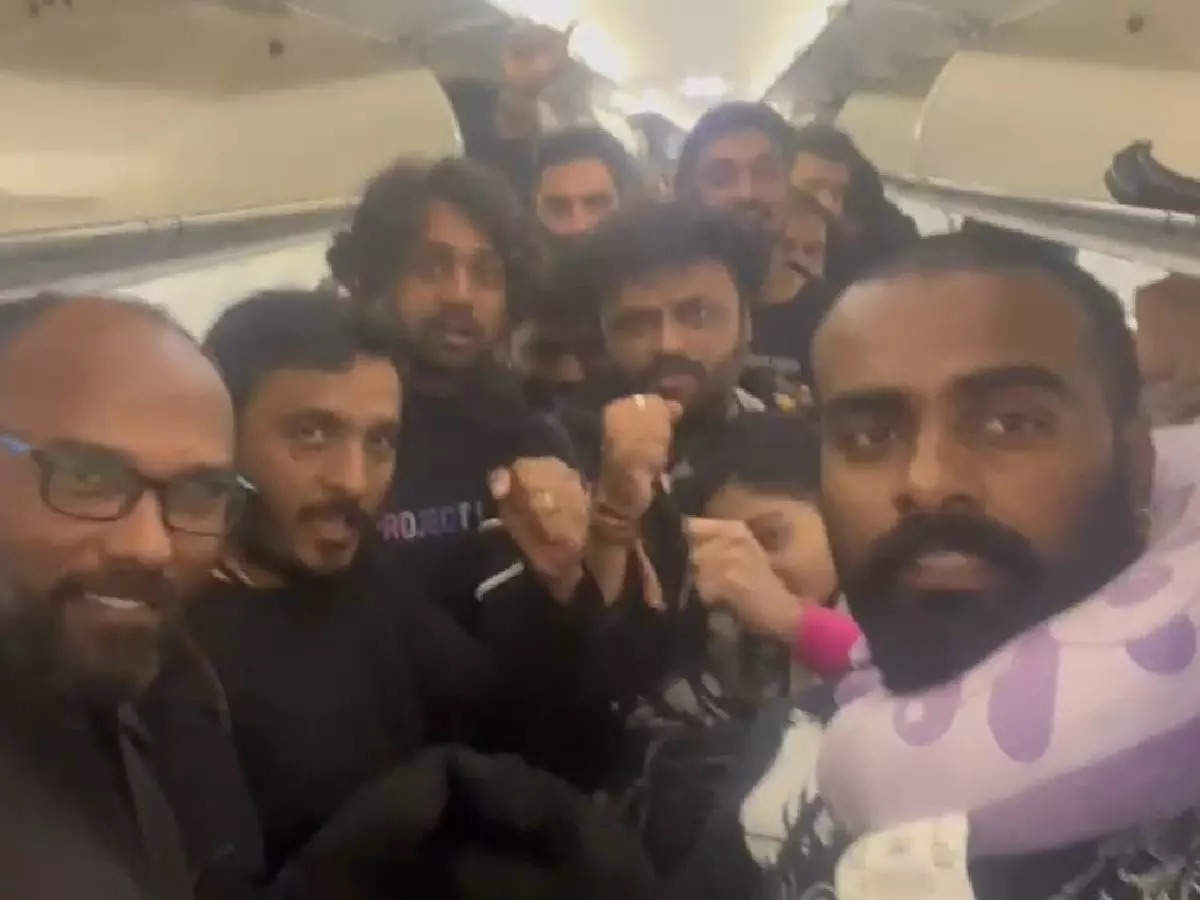 Martin Film Crew Narrowly Escaped A Plane Crash,ವಿಮಾನ ಅಪಘಾತದಿಂದ ಕೂದಲೆಳೆ  ಅಂತರದಲ್ಲಿ ತಪ್ಪಿಸಿಕೊಂಡ ಮಾರ್ಟಿನ್‌ ಚಿತ್ರತಂಡ! ಮರುಜನ್ಮವಿದು, ಜೈ ಆಂಜನೇಯ ಎಂದ ಧ್ರುವ  ಸರ್ಜಾ - kannada ...