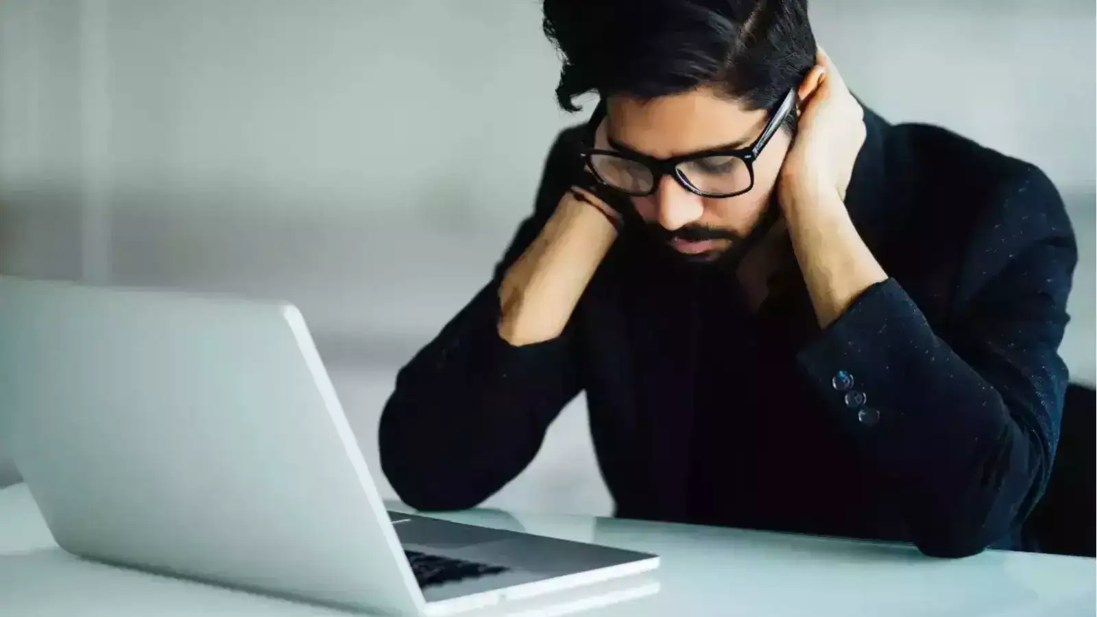 90 மணி நேரம் வேலை.. இணையர்களின் முகங்களை கொச்சைப்படுத்தும் லாபவெறி: வலுக்கும் எதிர்ப்பு! 