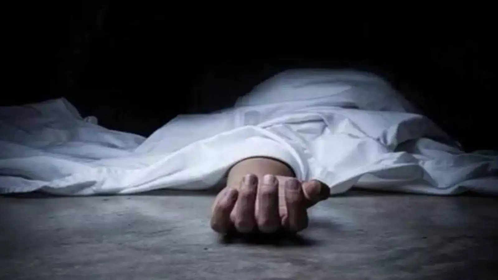 విశాఖలో విషాదం.. మెడికో ఆత్మహత్య.. కాలేజీ భవనం మీద నుంచి దూకి..