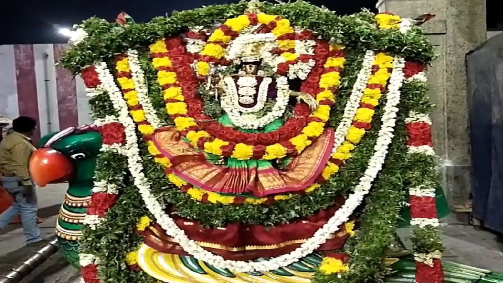 பாகம்பிரியாள் உடனுறை சங்கர ராமேஸ்வரர் ஆலயம்; சித்திரை மாத திருவிழாவில் மதுரை மீனாட்சி அம்மன் அலங்காரத்தில் அம்பாள் காட்சி! 