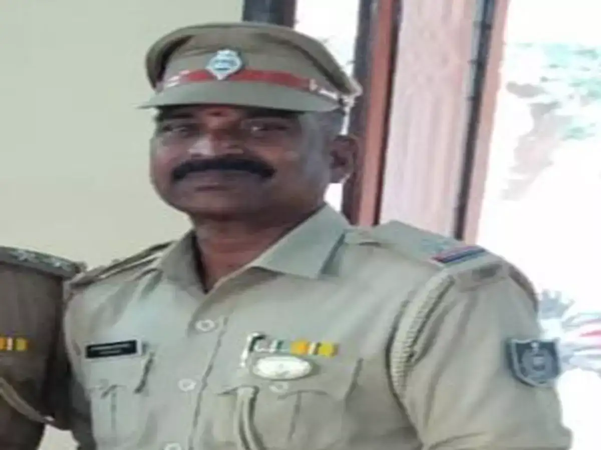 புதுச்சேரி காவல்துறையில் சோகம்! தீராத வயிற்று பிரச்சனையால் சப் இன்ஸ்பெக்டர் தூக்கிட்டு தற்கொலை! 
