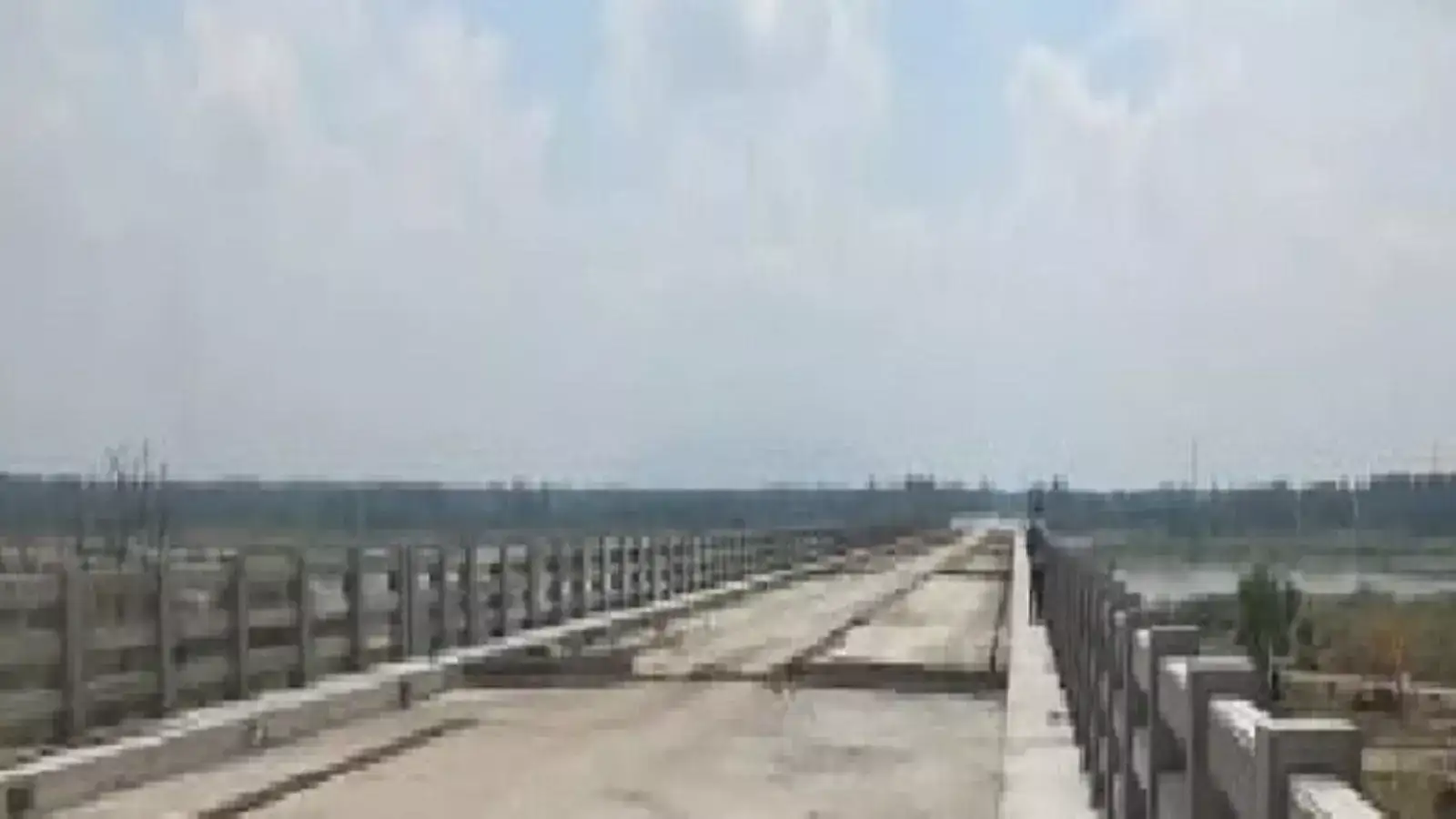 கரூர் மாவட்டம்: நெரூர்-உன்னியூர் மேம்பாலம் பணிகள்... பயன்பாட்டுக்கு வருவது எப்போது...! 