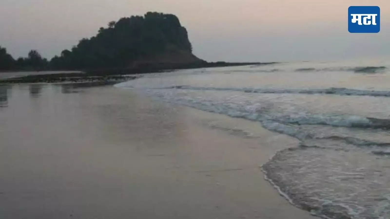 कोकणात पर्यटनासाठी आले पुण्यातील मित्र; समुद्रात पोहण्याचा मोह झाला अन्… कोकणात पर्यटनासाठी आले पुण्यातील मित्र; समुद्रात पोहण्याचा मोह झाला अन्…