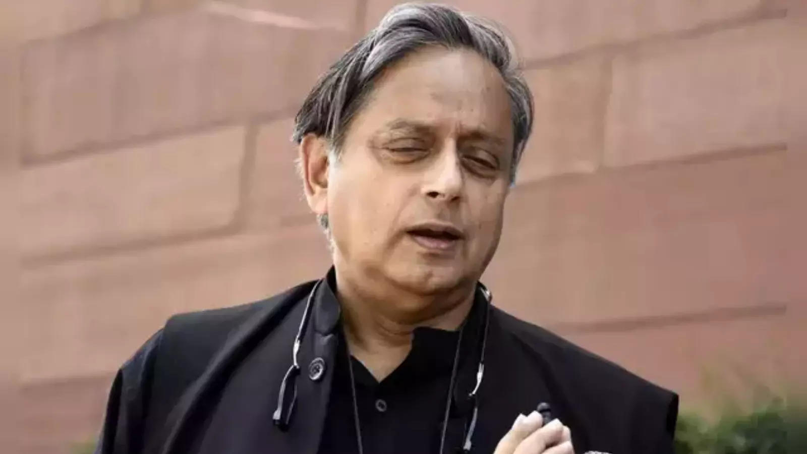 Shashi Tharoor got into trouble for calling Swati Maliwal case a gossip, BJP said- the statement will cost him dearly