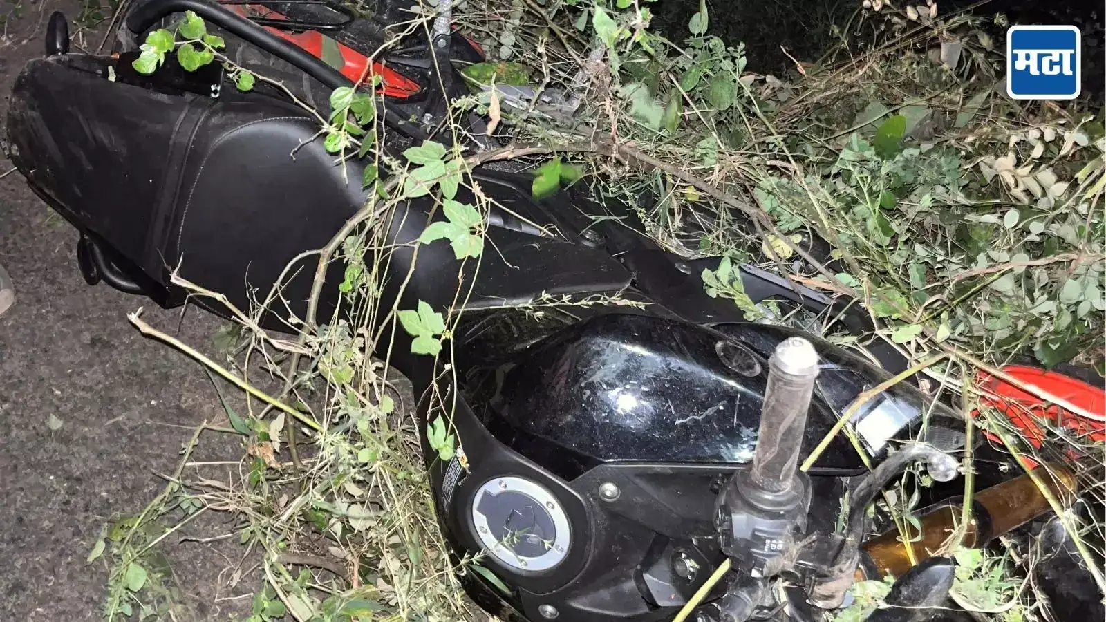 Jalgaon News: घरी जाताना कारने कट मारला, दोन तरुणांनी जागीच जीव गमावला, ऐन दिवाळीत कुटुंबांनी आधार गमावला Jalgaon News: घरी जाताना कारने कट मारला, दोन तरुणांनी जागीच जीव गमावला, ऐन दिवाळीत कुटुंबांनी आधार गमावला