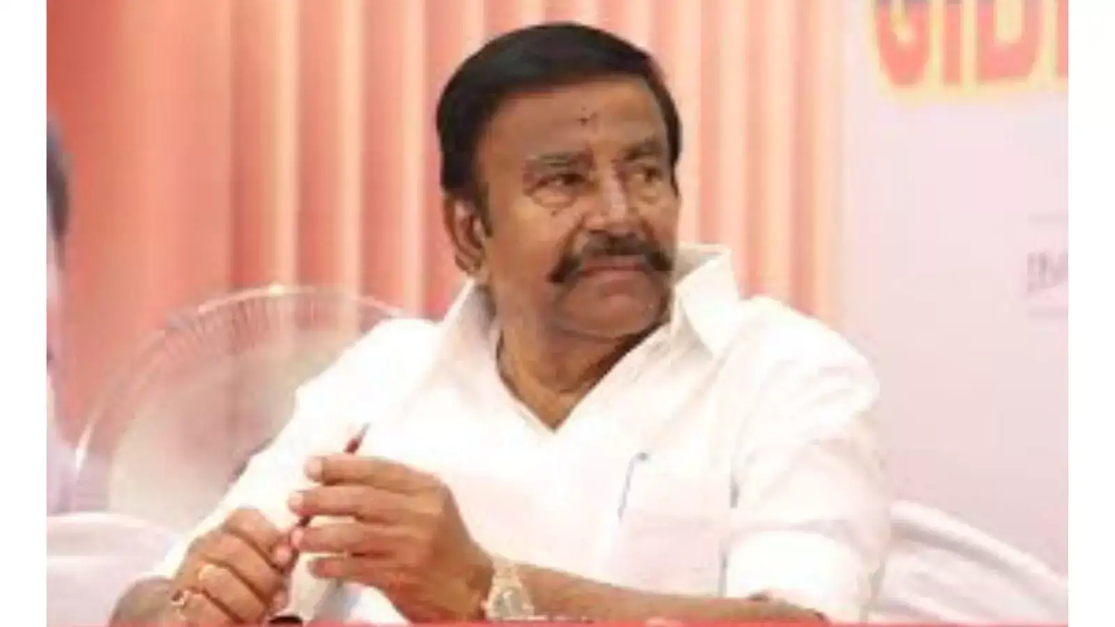 நான் என்ன பேசிட்டுருக்கேன்.. நீங்க என்ன பண்றீங்க? வருத்தப்படுவீங்க.. கூட்டத்தில் அதிகாரியை மிரட்டிய அமைச்சர் கேஎன் நேரு! 