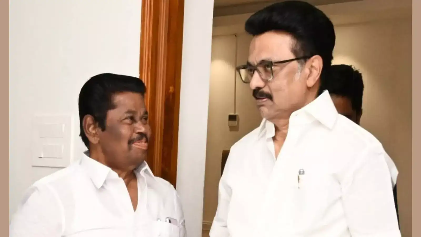 தஞ்சை வடக்கு மாவட்ட திமுக பொறுப்பாளர் நியமனம் : யார் இந்த சாக்கோட்டை அன்பழகன்? 