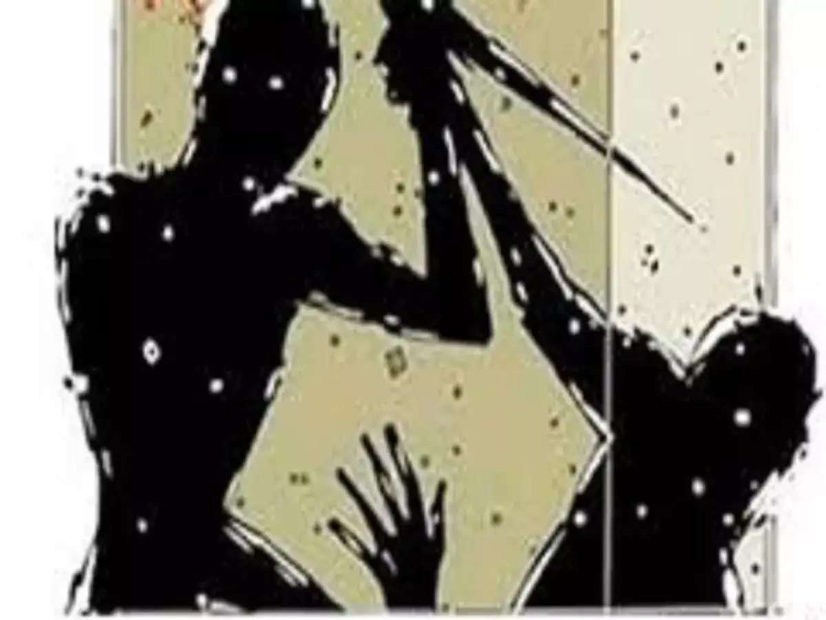 திருப்பூரில் பரபரப்பு...காதல் விவகாரத்தில் பெண் கழுத்தறுத்து படுகொலை 