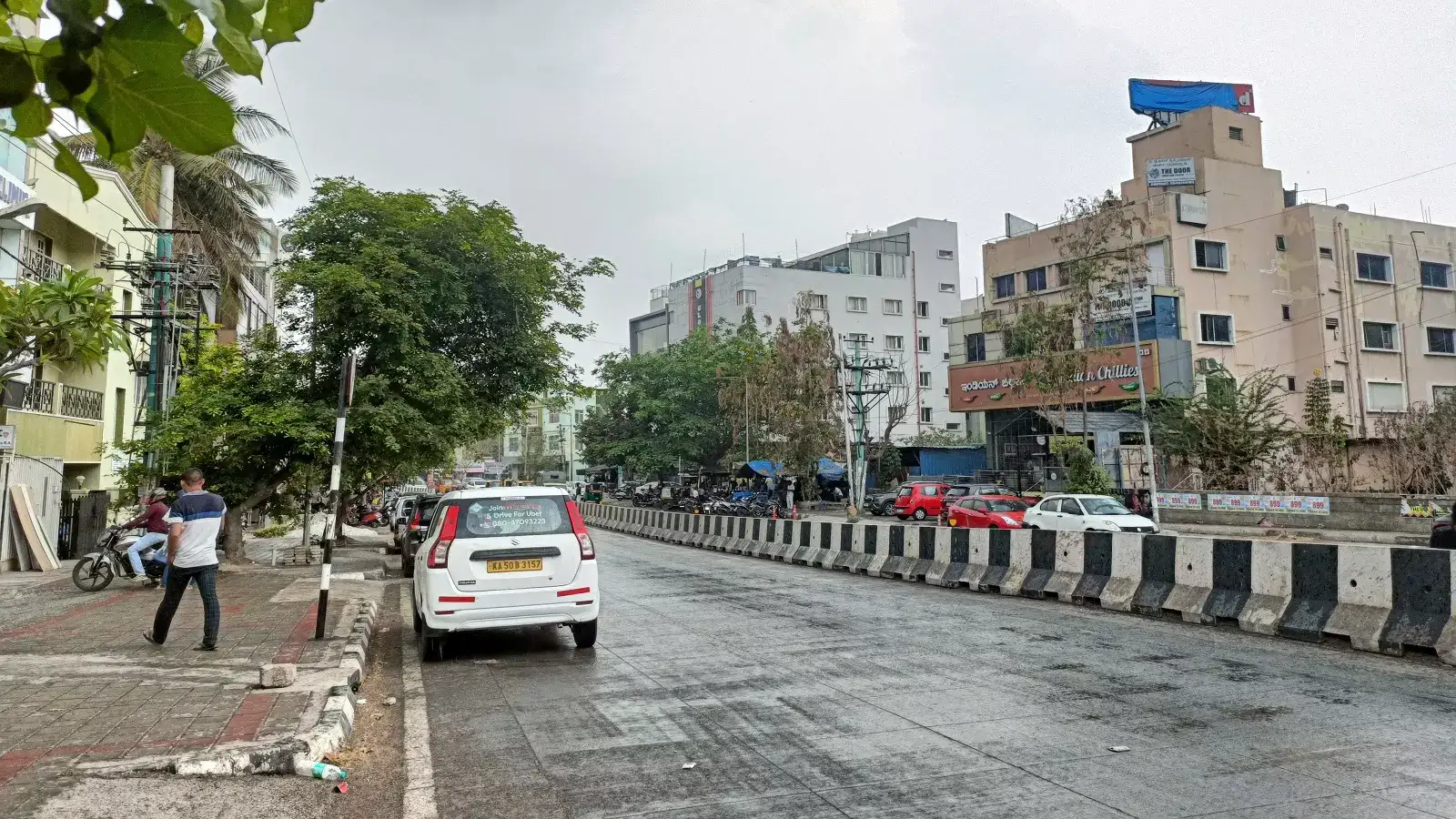 பெங்களூருவில் மழை பெய்யுது... ஆத்தி, எத்தனை நாளாச்சு தெரியுமா? ஜில் கிளைமேட், ஆனாலும் தீராத சிக்கல்! 