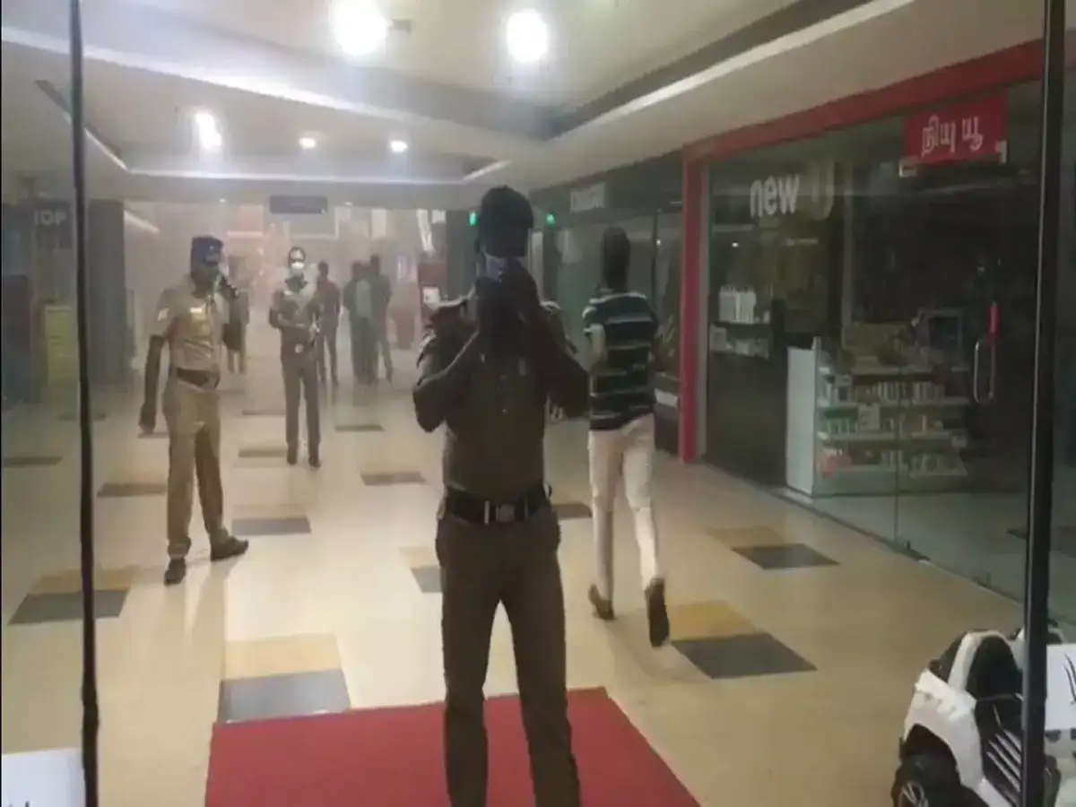 மதுரையின் பிரபல மாலில் தீ விபத்து! நடந்தது என்ன? அதிகாரிகள் தீவிர விசாரணை! 