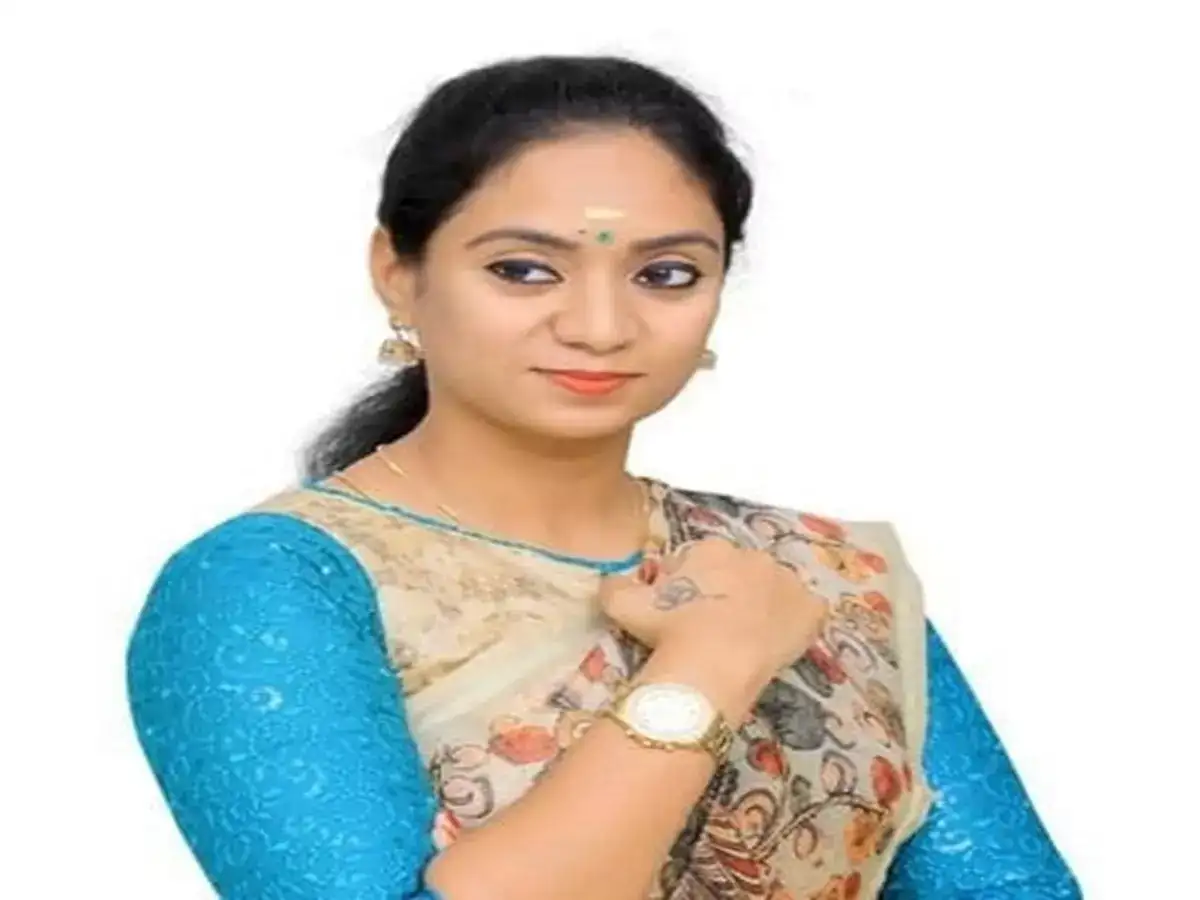 விவாகரத்து கேட்டு புதுச்சேரி முன்னாள் அமைச்சர் சந்திர பிரியங்கா மனு! 