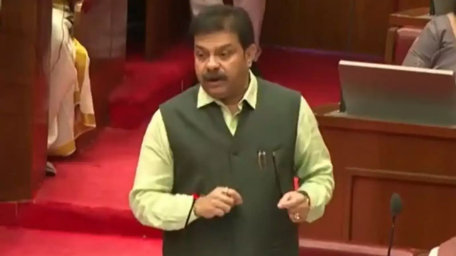 ‘मी प्रसाद लाड बोलतोय, आताच्याआता निधी बीडला वर्ग करा’, खळबळजनक माहितीने सभागृह हादरलं ‘मी प्रसाद लाड बोलतोय, आताच्याआता निधी बीडला वर्ग करा’, खळबळजनक माहितीने सभागृह हादरलं