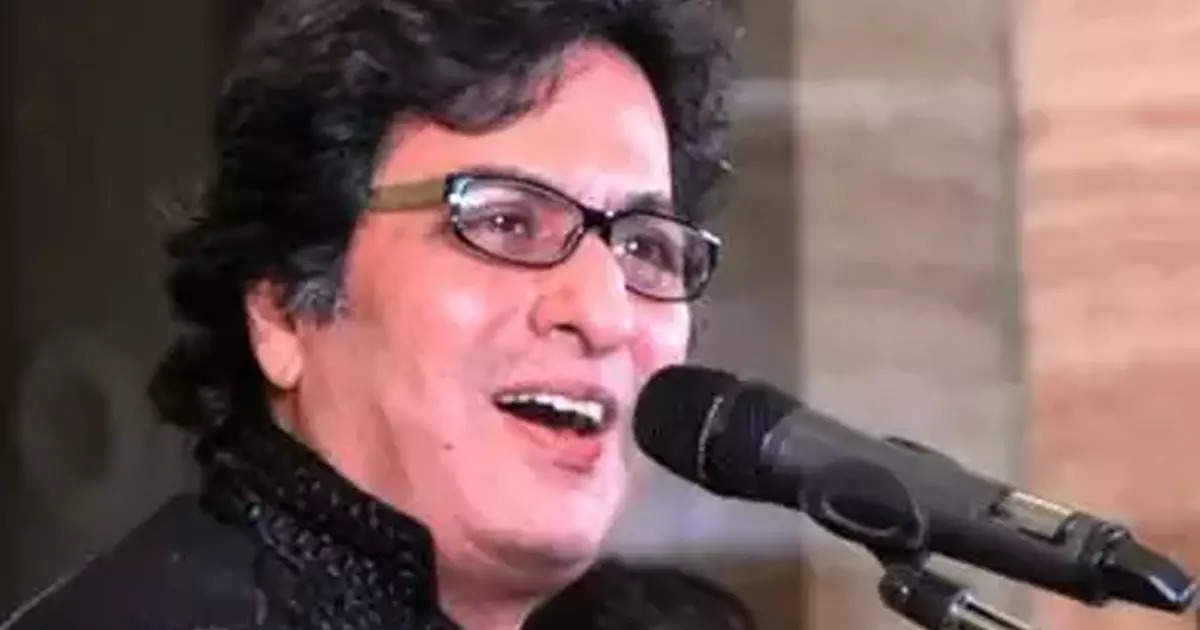 Talat Aziz: I don't listen to noisy songs, if you sing a ghazal with understanding then you will connect with its soul