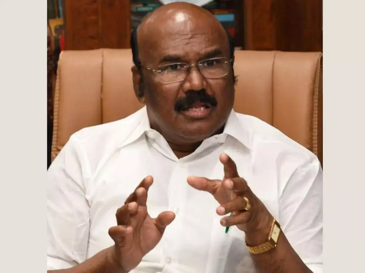 திமுக அமைச்சர்கள் உதயநிதிக்கு சேவை செய்றாங்க.. அடுத்த இன்பநிதிக்கு.. 'மானங்கெட்ட பொழப்பு'.. தாறுமாறாய் கிழித்த ஜெயக்குமார்! 