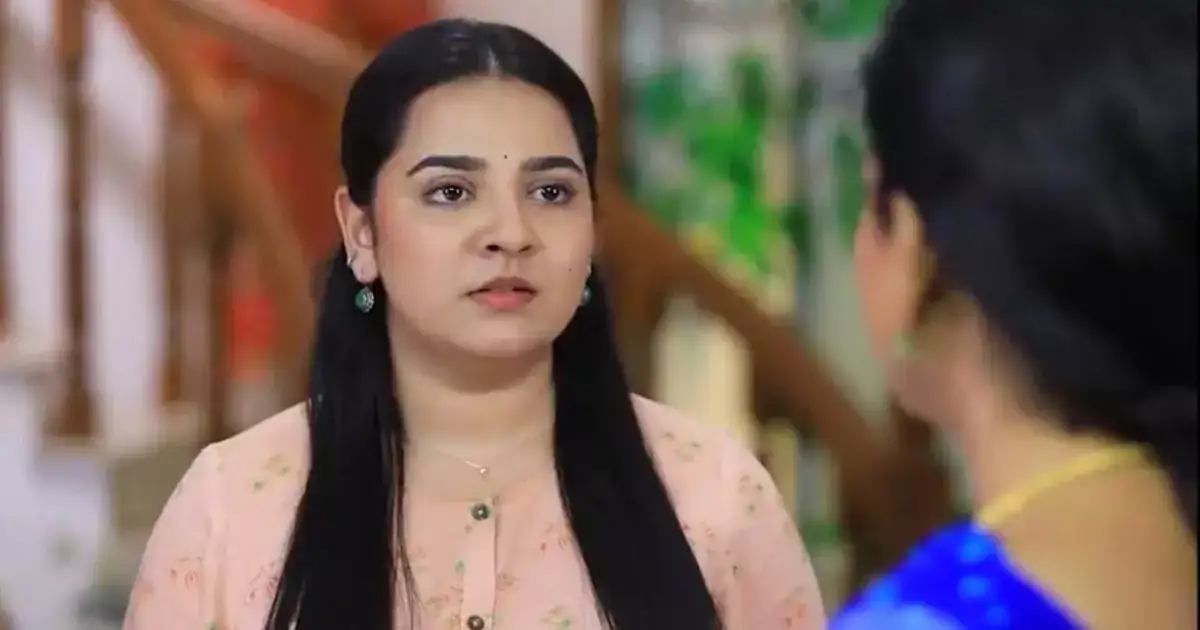 உனக்கு ரெண்டு அம்மாவா.. இனியாவை அசிங்கப்படுத்திய நண்பர்கள்.. பாக்கியலட்சுமி சீரியலில் இன்று! 