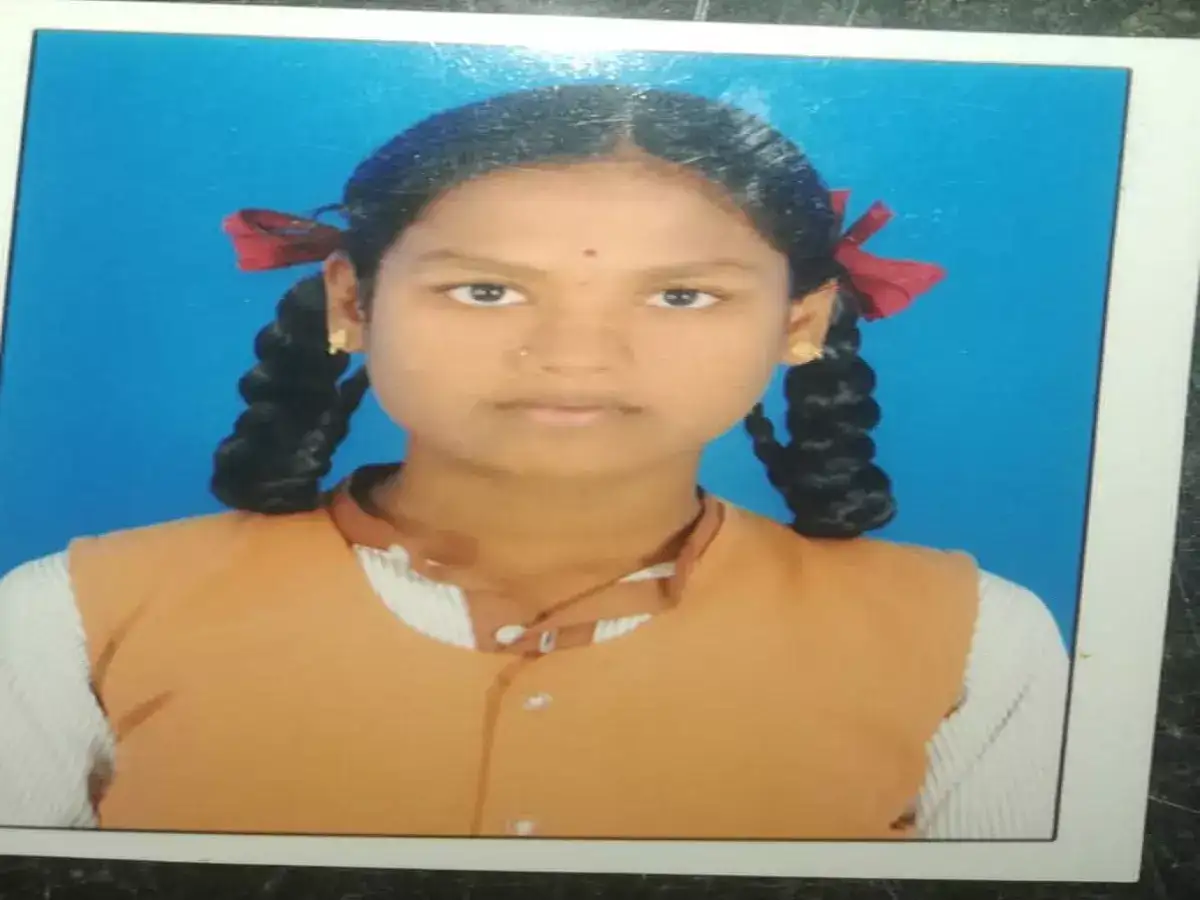 செஞ்சி அருகே அரசு பள்ளி மாணவி சடலமாக மீட்பு... இறப்பில் சந்தேகம்! 