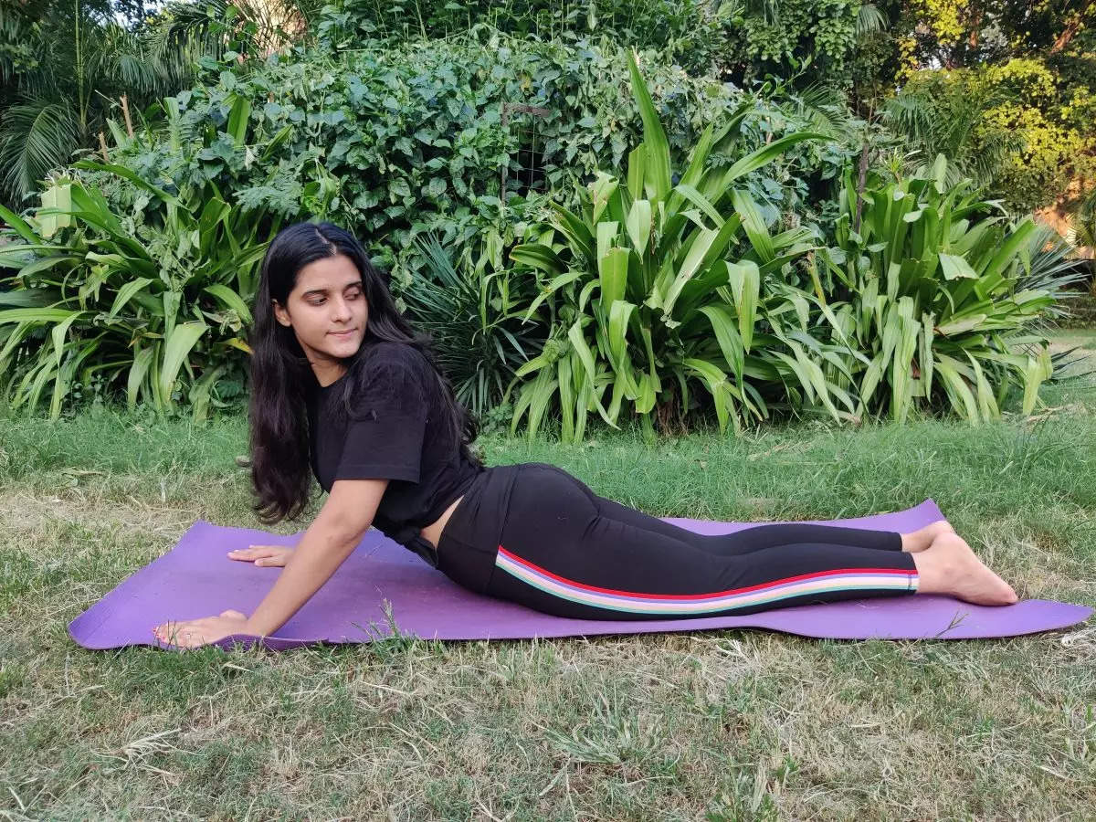 This easy yoga pose can help you lose belly fat | The Times of India