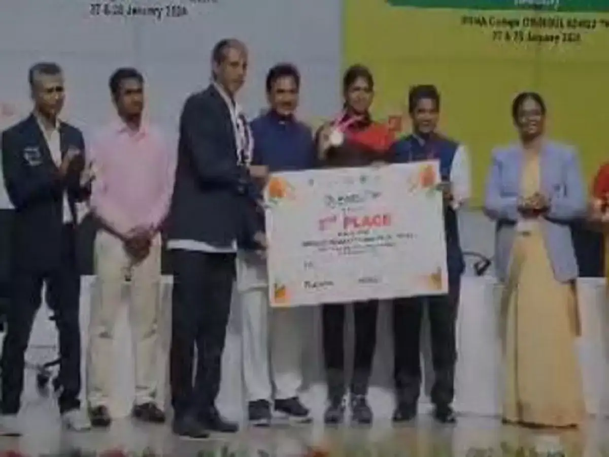 கேலோ இந்தியா போட்டி: சீர்காழி மாணவி யோகாவில் தங்கம் வென்று சாதனை 