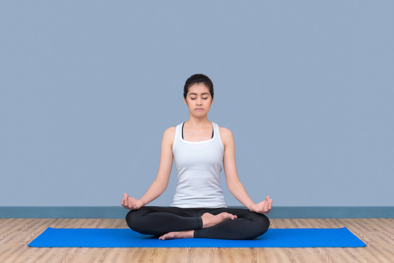 Yoga | അൻപതാം വയസിലും ശരീരത്തിന്റെ വഴക്കം നിലനിർത്താം, ഈ അഞ്ച് യോഗാസനങ്ങള്‍  ശീലമാക്കൂ – News18 മലയാളം