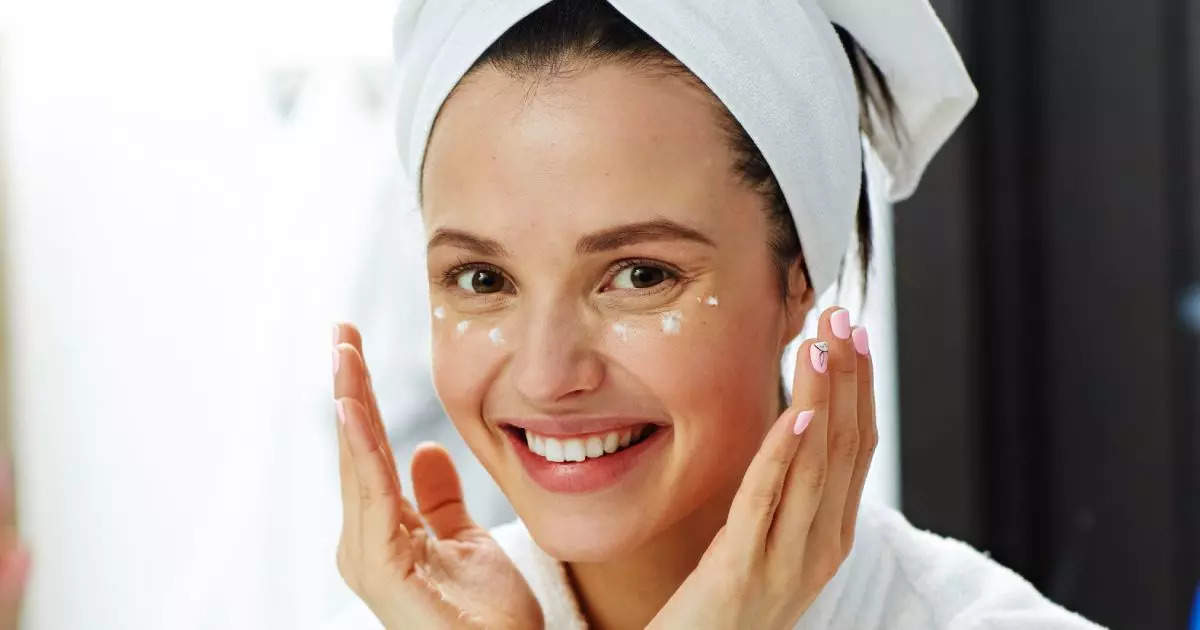 Cream For Bright Skin,इन Daily Use Cream से मिलेगा नेचुरल ग्लो और ब्राइट  स्किन, वापिस आ जाएगा चेहरे का उड़ा हुआ नूर - daily face cream for glowing  skin sep2k22 - Navbharat Times