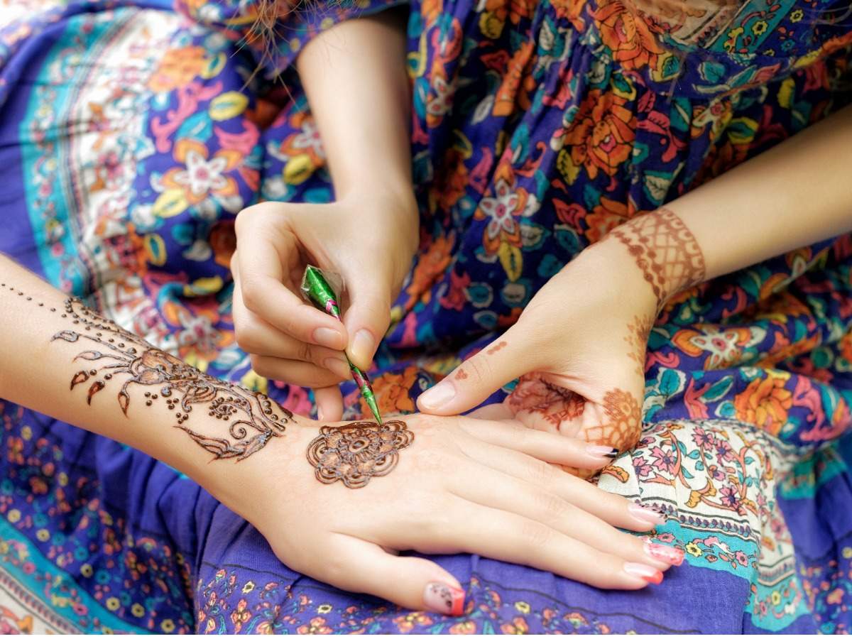 He was studying my hands 🥹♥️ #Nastaday #bengaliwedding #mehndi #henna... |  TikTok