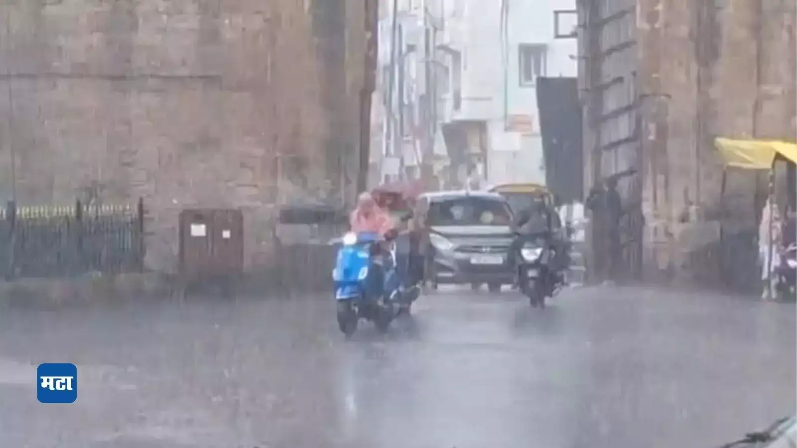 धो-धो पावसाने चंद्रपूर जलमय; इरई धरणाचे पाच दरवाजे उघडले, शाळा- महाविद्यालयांना सुट्टी जाहीर धो-धो पावसाने चंद्रपूर जलमय; इरई धरणाचे पाच दरवाजे उघडले, शाळा- महाविद्यालयांना सुट्टी जाहीर