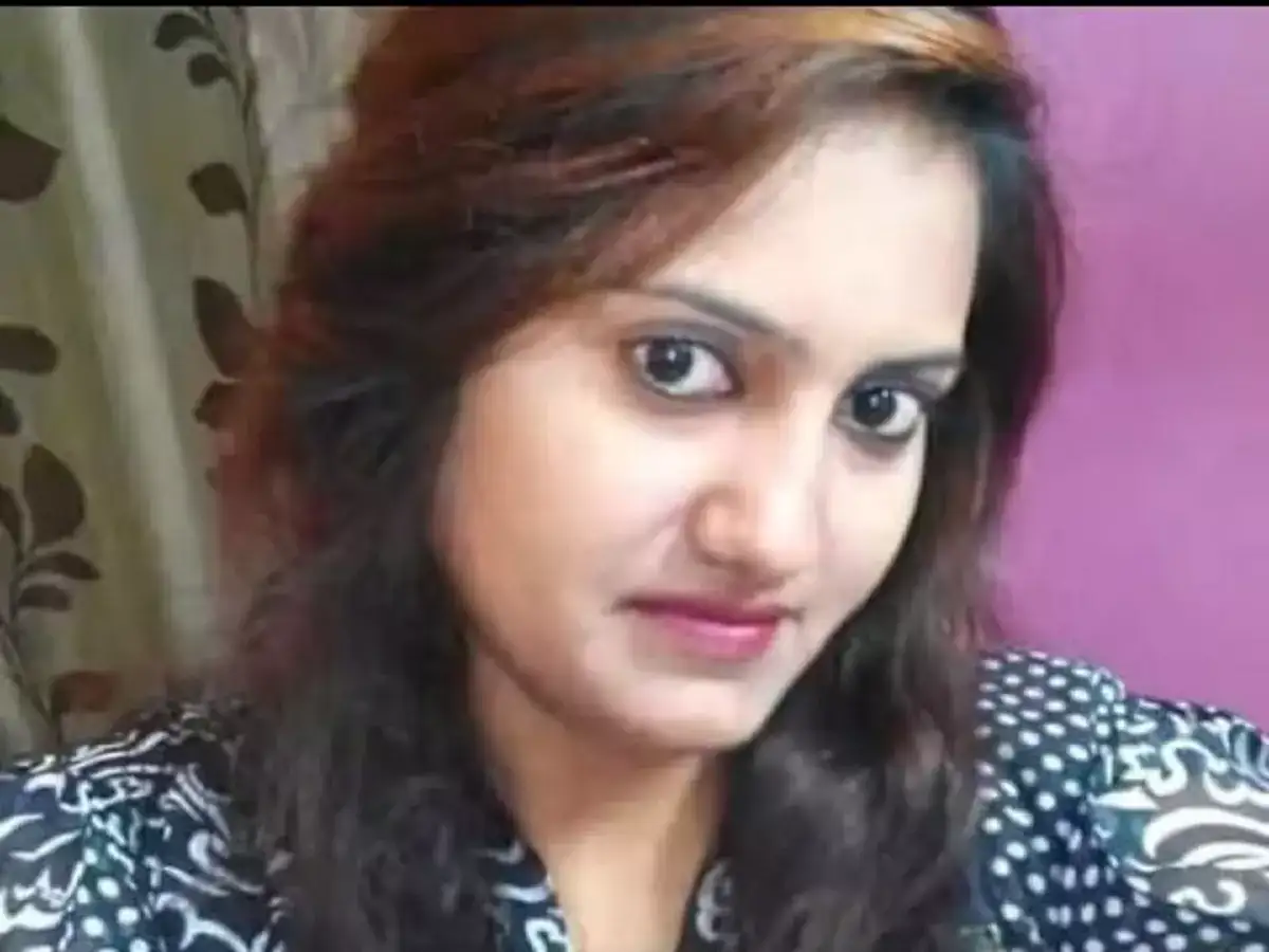 भाजपच्या महिला नेत्याचे ते बोलणे अखेरचे? कारमधील डिक्कीत रक्त आढळले; तपासात धक्कादायक माहिती भाजपच्या महिला नेत्याचे ते बोलणे अखेरचे? कारमधील डिक्कीत रक्त आढळले; तपासात धक्कादायक माहिती