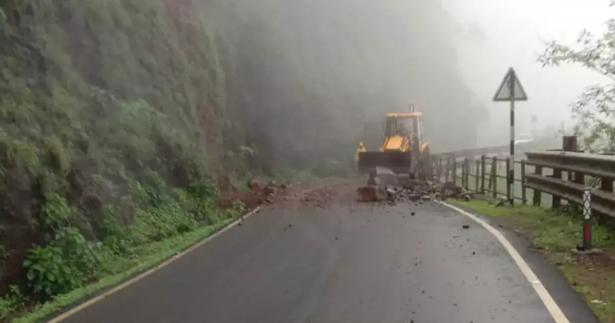मोठी बातमी! आंबेनळी घाट वाहतुकीस इतके दिवस बंद, कोकण व महाबळेश्वरला जाण्यासाठीचा पर्यायी रस्ता कोणता? मोठी बातमी! आंबेनळी घाट वाहतुकीस इतके दिवस बंद, कोकण व महाबळेश्वरला जाण्यासाठीचा पर्यायी रस्ता कोणता?