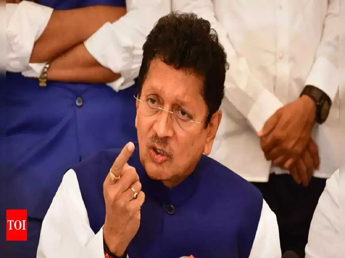 पाच हजार शाळा दत्तक देणार, शिक्षणमंत्री दीपक केसरकर यांची घोषणा, सुविधा अपुऱ्या पडत असल्याने निर्णय पाच हजार शाळा दत्तक देणार, शिक्षणमंत्री दीपक केसरकर यांची घोषणा, सुविधा अपुऱ्या पडत असल्याने निर्णय