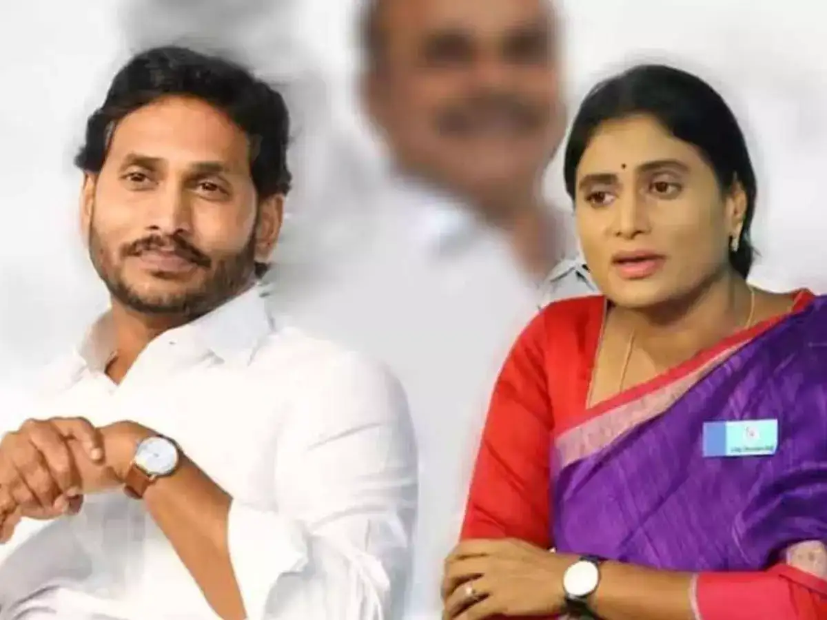 காங்கிரஸில் இணைந்தார் ஜெகன் மோகன் ரெட்டியின் தங்கை ஒய் எஸ் ஷர்மிளா... கட்சியையும் இணைத்தார்! 