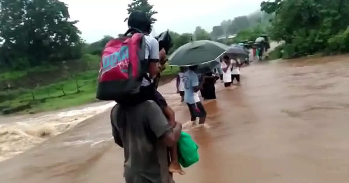 Jawhar Rain: पावसाचा कहर; जव्हार ते झाप महामार्ग बंद, सुमारे ३ हजार लोकांचा संपर्क तुटला