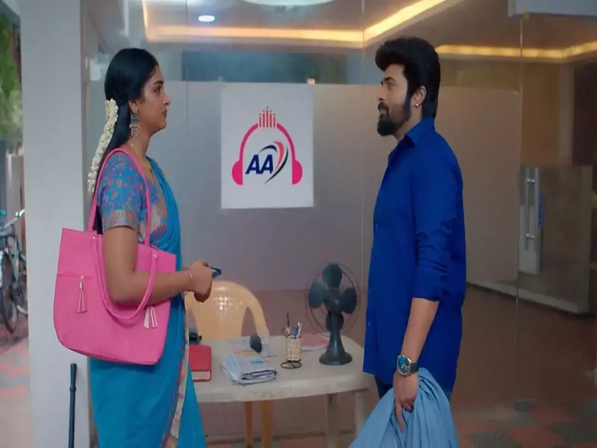 Karthigai deepam: ஆபிஸில் கார்த்திக் கொடுத்த அதிர்ச்சி.. தீபா தப்பிக்க போவது எப்படி? கார்த்திகை தீபம் இன்றைய எபிசோட் அப்டேட் 