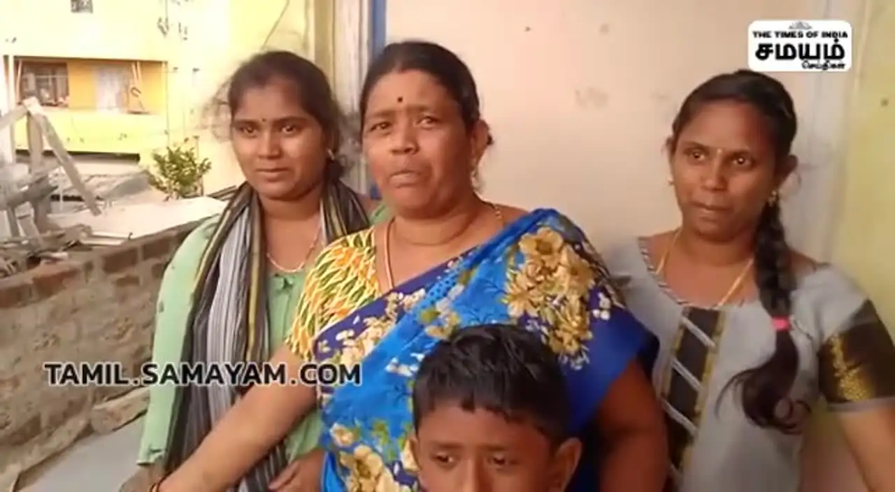 கோவை: வீடுகளுக்கு அருகே மின்கம்பி... குடியிருப்புவாசிகள் அச்சம்! 