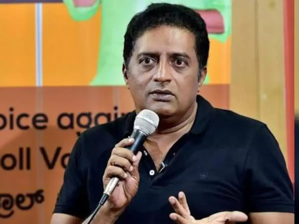 'என்னை வாங்குற அளவுக்கு அவங்க பணக்காரங்க இல்ல'.. வாயை விட்ட பிரகாஷ் ராஜ்.. வச்சு செய்யும் நெட்டிசன்ஸ்! 