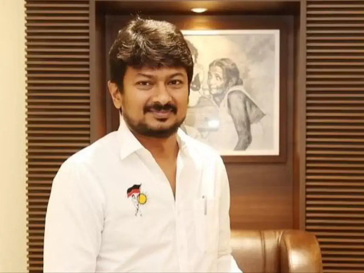 உதயநிதி வழக்கை சீக்கிரம் விசாரிங்க.. டென்ஷனான உச்ச நீதிமன்ற தலைமை நீதிபதி - இது முறை இல்லையே! 