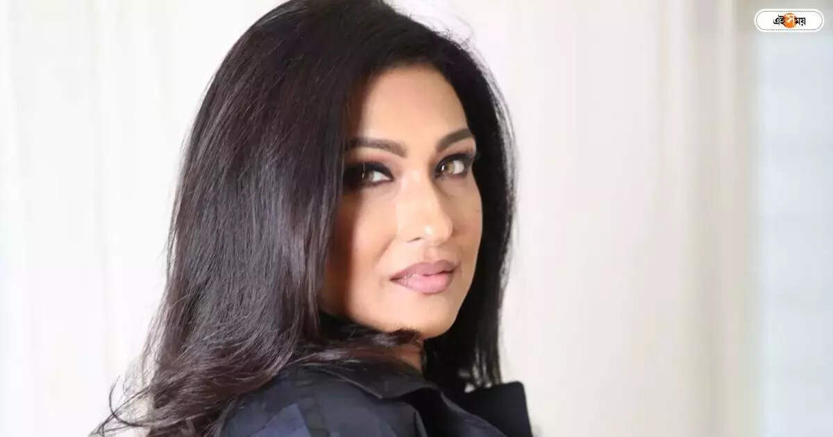 রেশন বণ্টন দুর্নীতি মামলায় ইডি-তে হাজিরা ঋতুপর্ণা সেনগুপ্তর