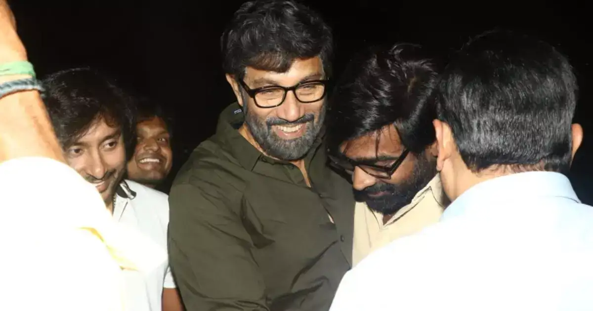 உங்களுடன் நடிக்க ஏக்கம்.. எனக்கு அந்த வாய்ப்பை கொடுங்கள்: சத்யராஜ் குறித்து விஜய் சேதுபதி நெகிழ்ச்சி.! 