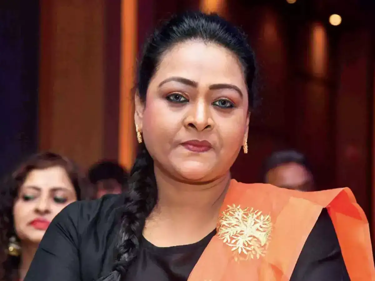 நடிகை ஷகிலா மீது கொடூர தாக்குதல்.. வளர்ப்பு மகளால் நேர்ந்த விபரீதம் - நடந்தது என்ன? 