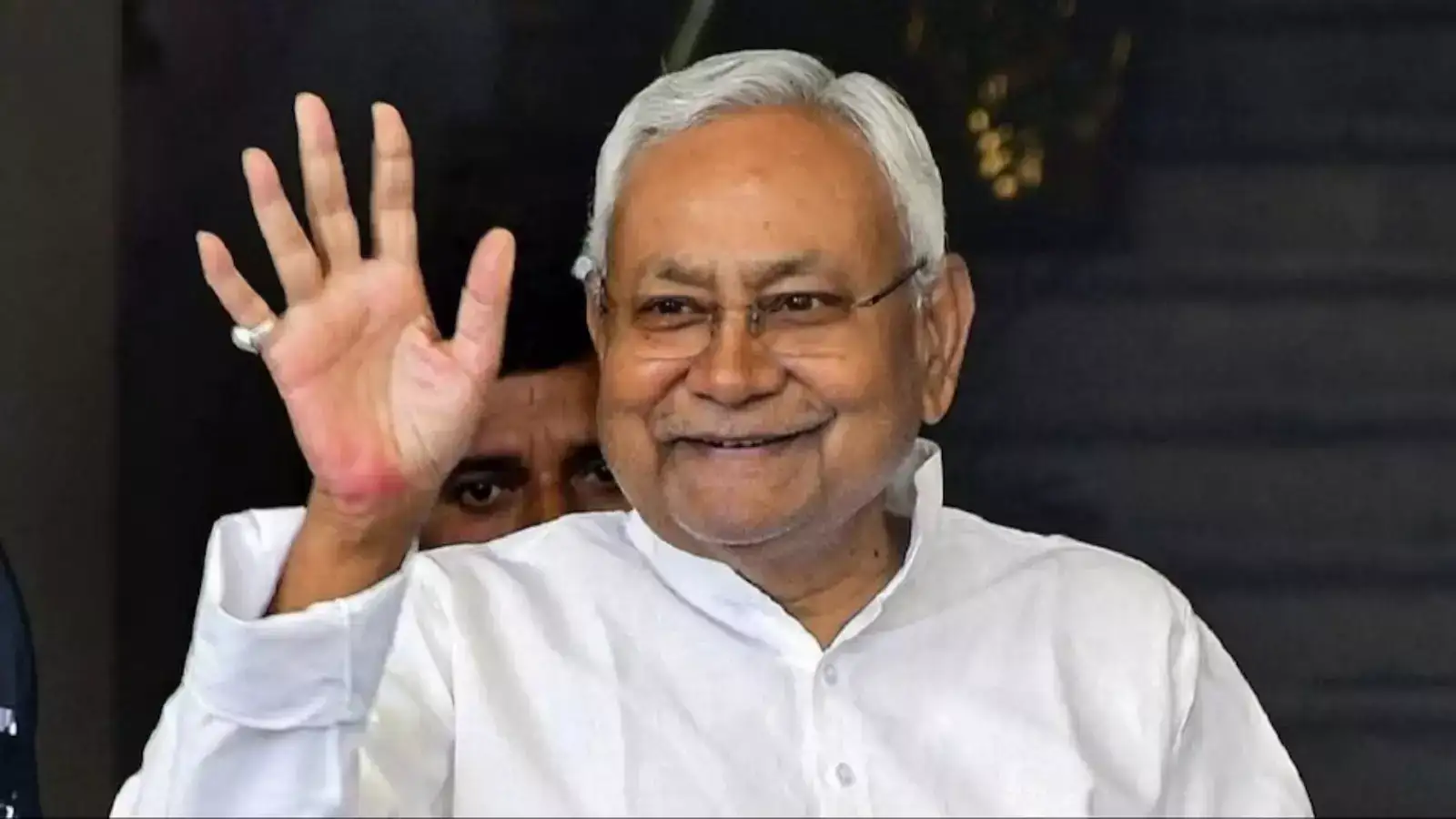 Nitish Kumarさん専用 Poll Push Bihar Roads: Nitish Kumar Launches ₹21,406 Cr
