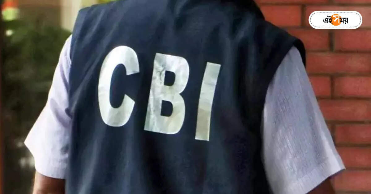 প্রশ্নে প্রাক্তন শিক্ষাসচিব দুষ্মন্ত