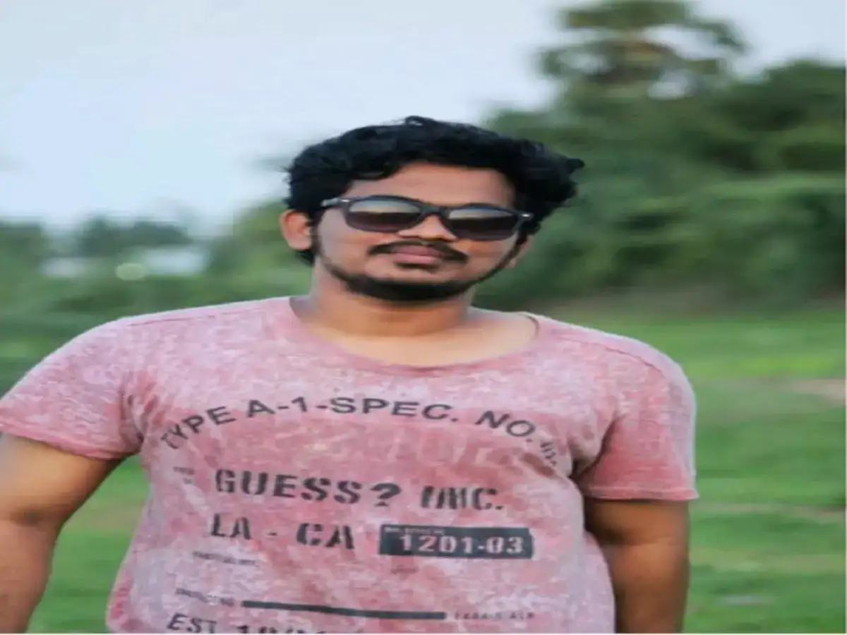 காஞ்சியில் பயங்கரம்: நள்ளிரவில் வேகம் காட்டிய பேருந்து... டூவீலர் மீது மோதி வாலிபர் பரிதாபமாக பலி! 